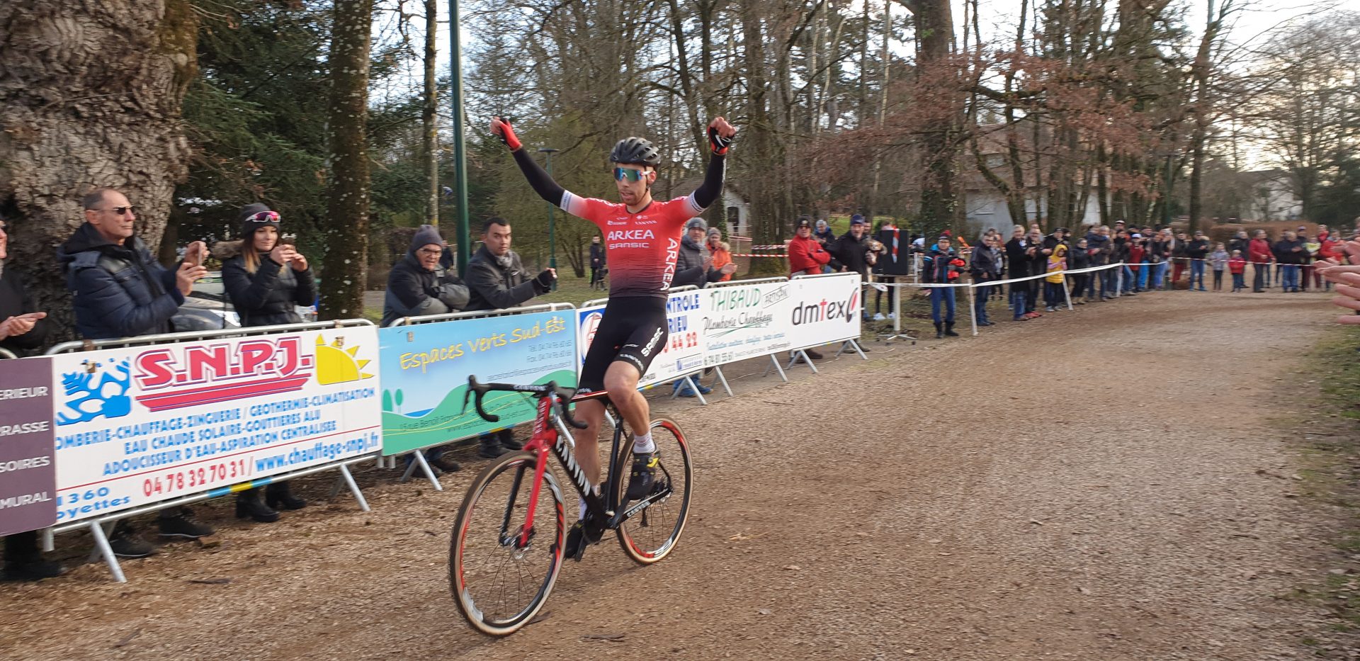 Clément RUSSO, un superbe vainqueur au Lac de Fréminville (photo : G Dézempte)