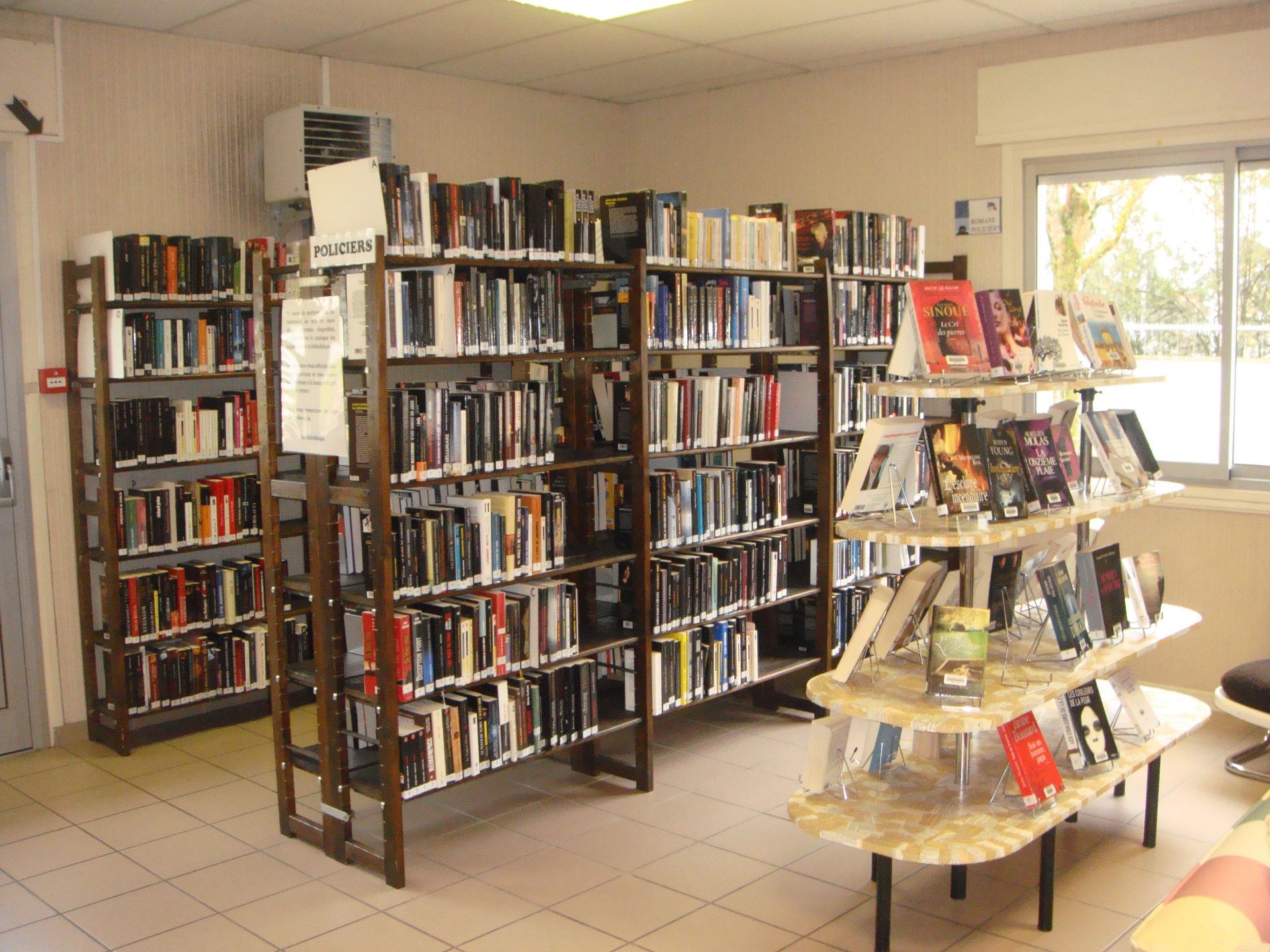 LA BIBLIOTHÈQUE ROUVRE SES PORTES