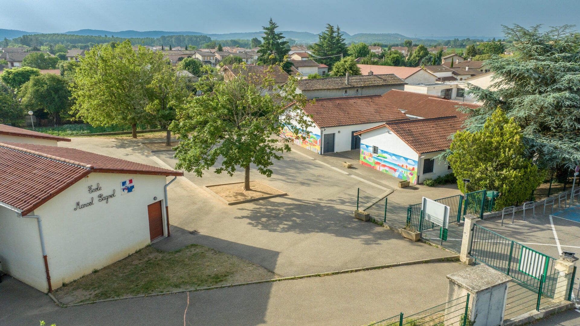 LES ETABLISSEMENTS SCOLAIRES Mairie De Charvieu Chavagneux LES ETABLISSEMENTS SCOLAIRES Mairie De Charvieu Chavagneux